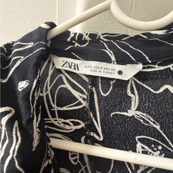 Zara Black & White Abstract Print Midi Dress | Chic + Flattering - Picture 4 of 4